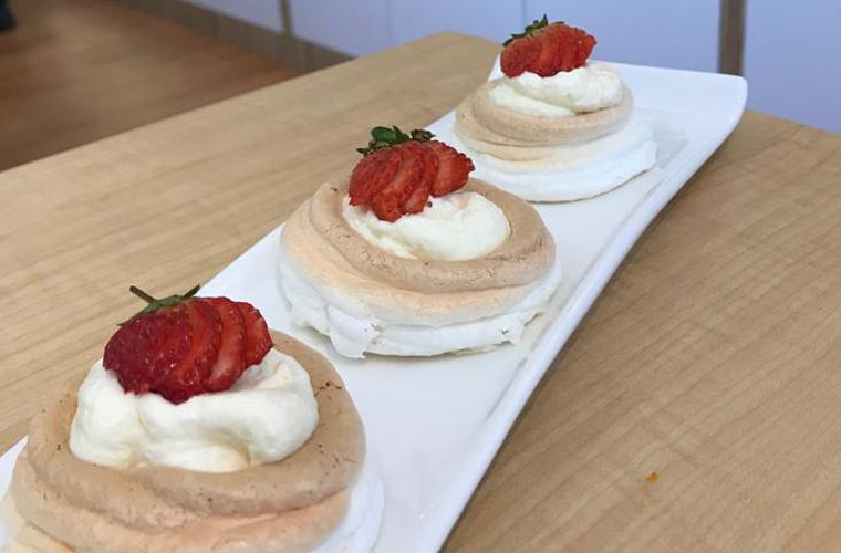 Fruit Pavlova
